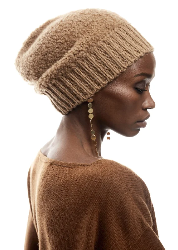 KNITTED BEANIE 