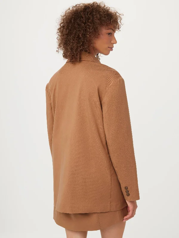 The Relaxed 3-Button Blazer in Nutmeg