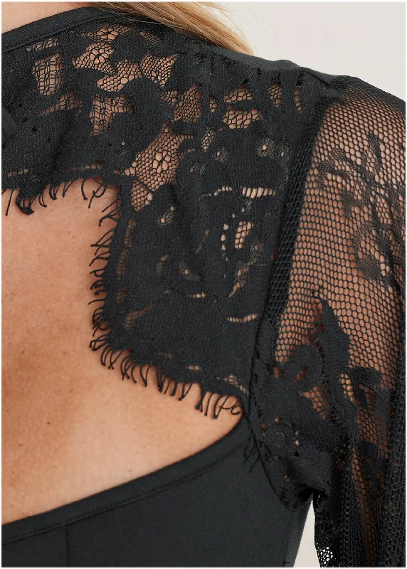 Corseted lace sleeve top - Black